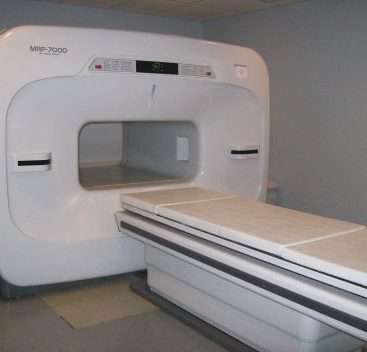 Hitachi MRP 7000 MRI Equipment